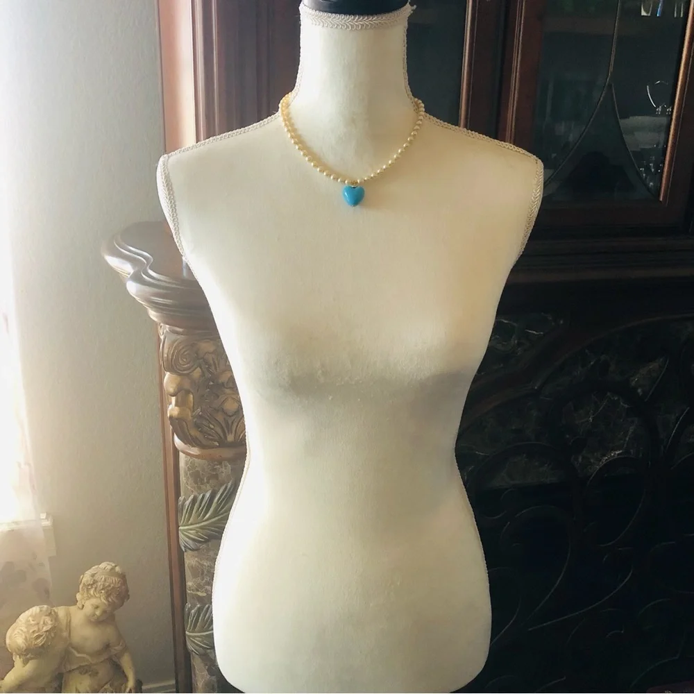 Handcrafted repurpose faux turquoise heart pendant Czech glass Pearl necklace - Picture 6 of 11